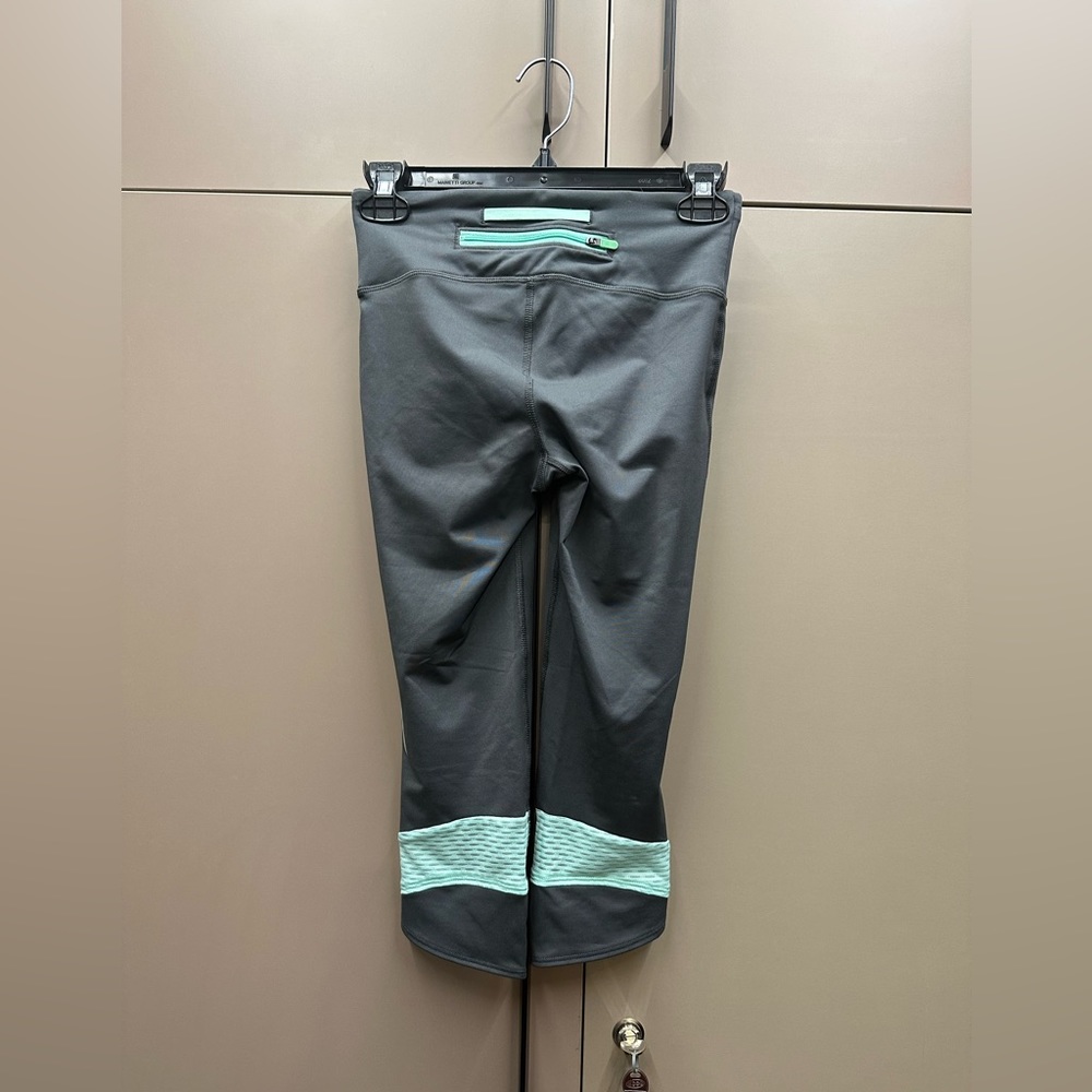 Workout Clothes Bundle- Xs - image 8